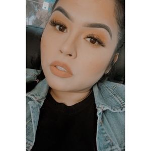 Meet your Posher, Erendira